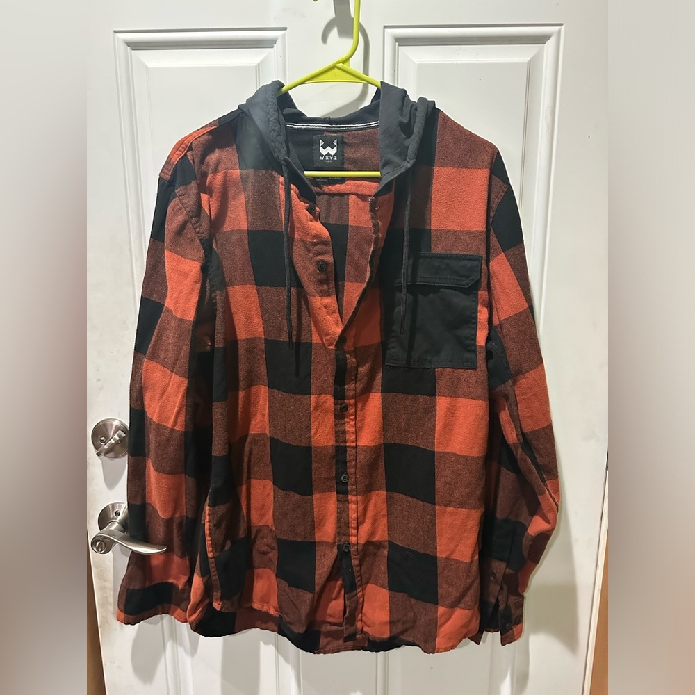 WXYZ button up